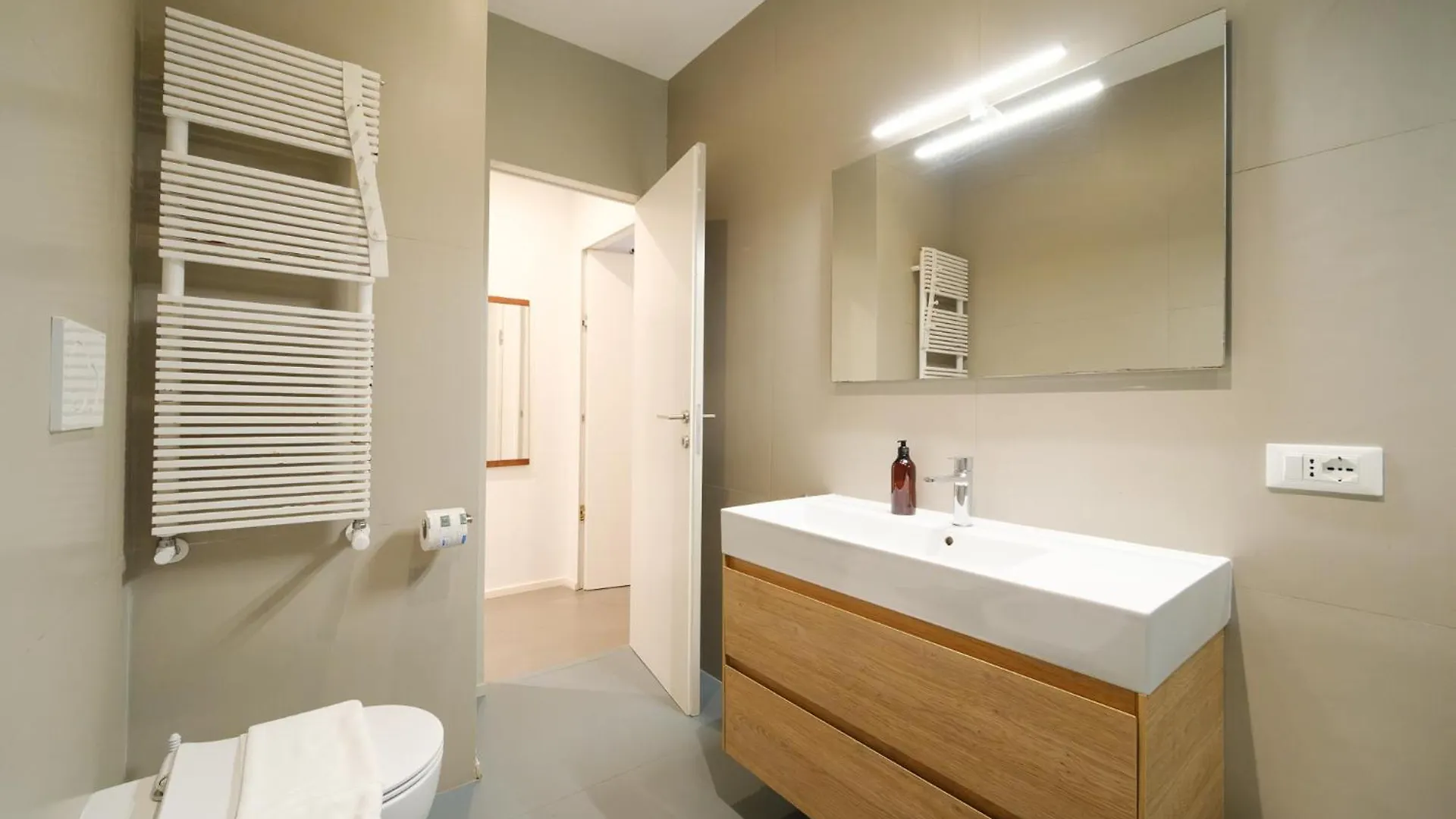 Golden House Buddyrent Rome
