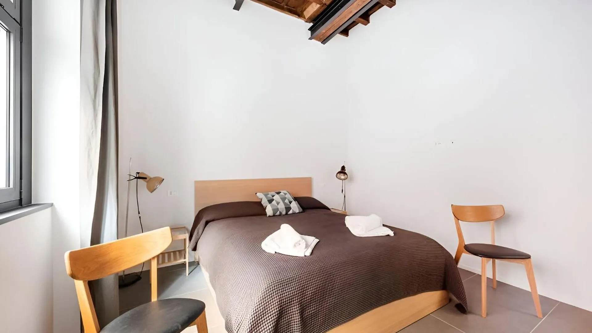 Golden House Buddyrent Rom 0*,  Italien